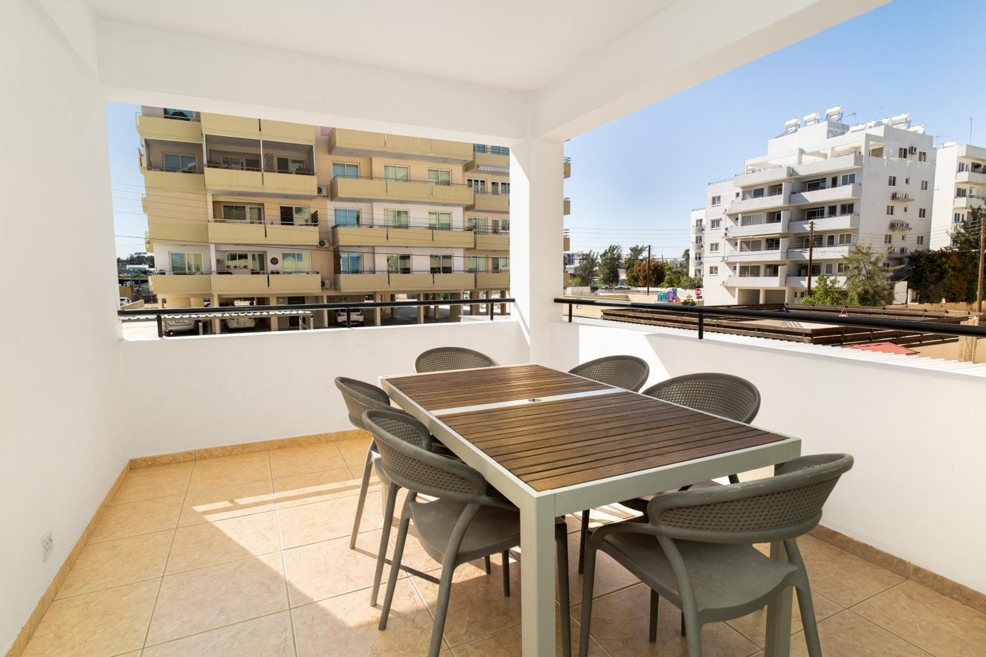 Olivia Mackenzie 2 Bedroom Flat With Pool Larnaca Luaran gambar